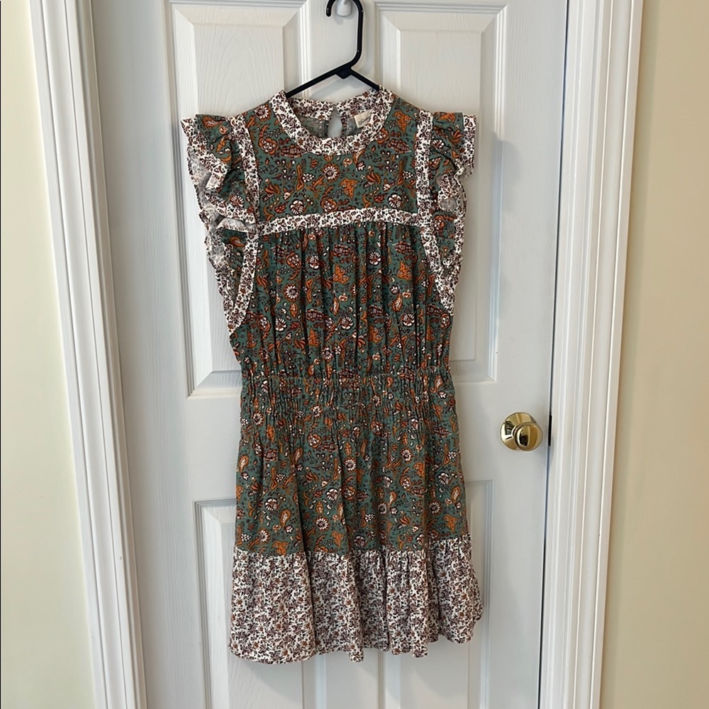 Women’s Universal Threads dress. Size M